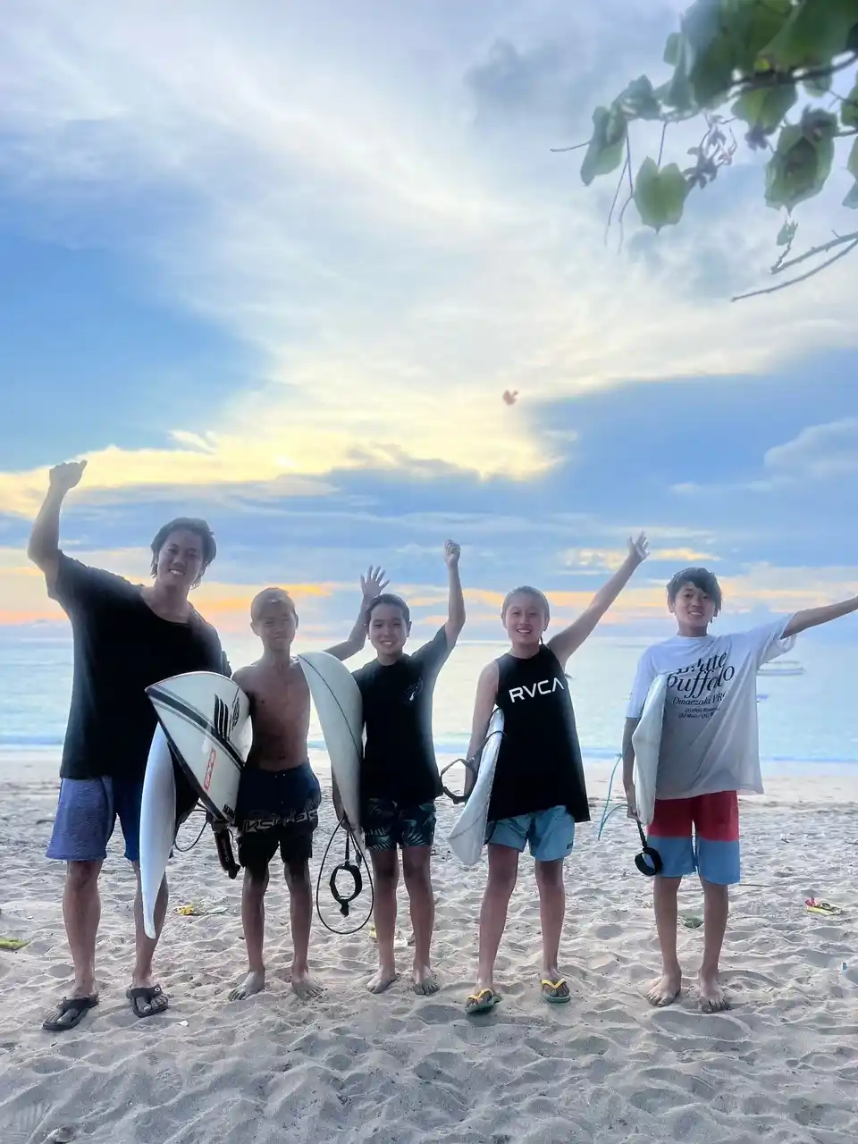 【株式会社ストロングハート】 茅ヶ崎出身のプロサーファー 森 友二氏主催「バリ島サーフキャンプ」を支援