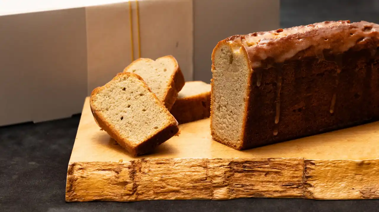 「一口で地球を癒す」次世代スイーツ誕生！環境再生型農業から生まれた『癒しの菊芋パウンドケーキ』【株式会社坐漁荘】