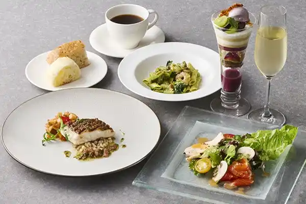 【JR東日本ホテルズ】 【ホテルメトロポリタン】平日限定・乾杯ドリンク付き！開業40周年記念ランチ・秋の新メニュー