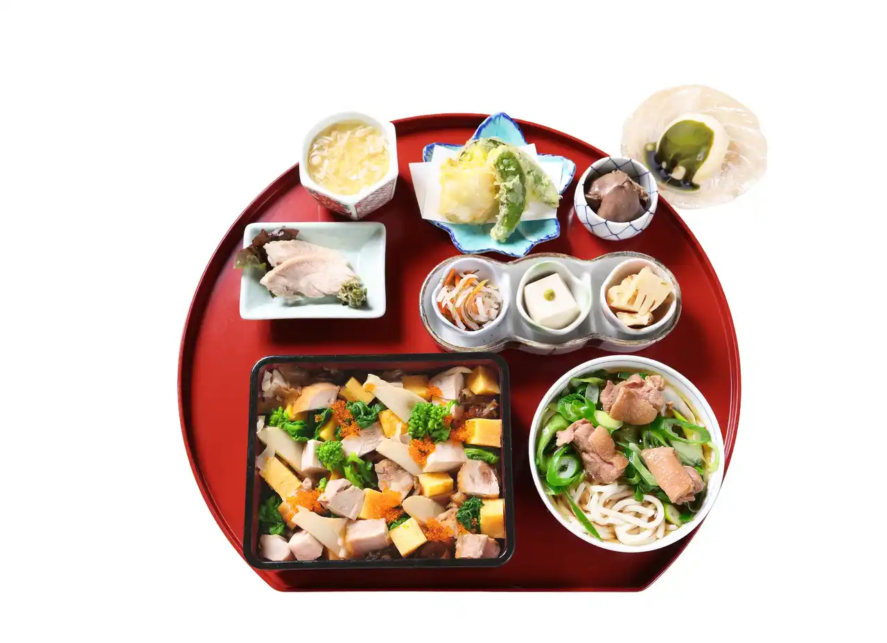 【株式会社サンパーク】 【京の鳥どころ八起庵 京都高島屋店・池袋東武百貨店】春の彩りと旬の味覚を楽しむ季節限定御膳が登場