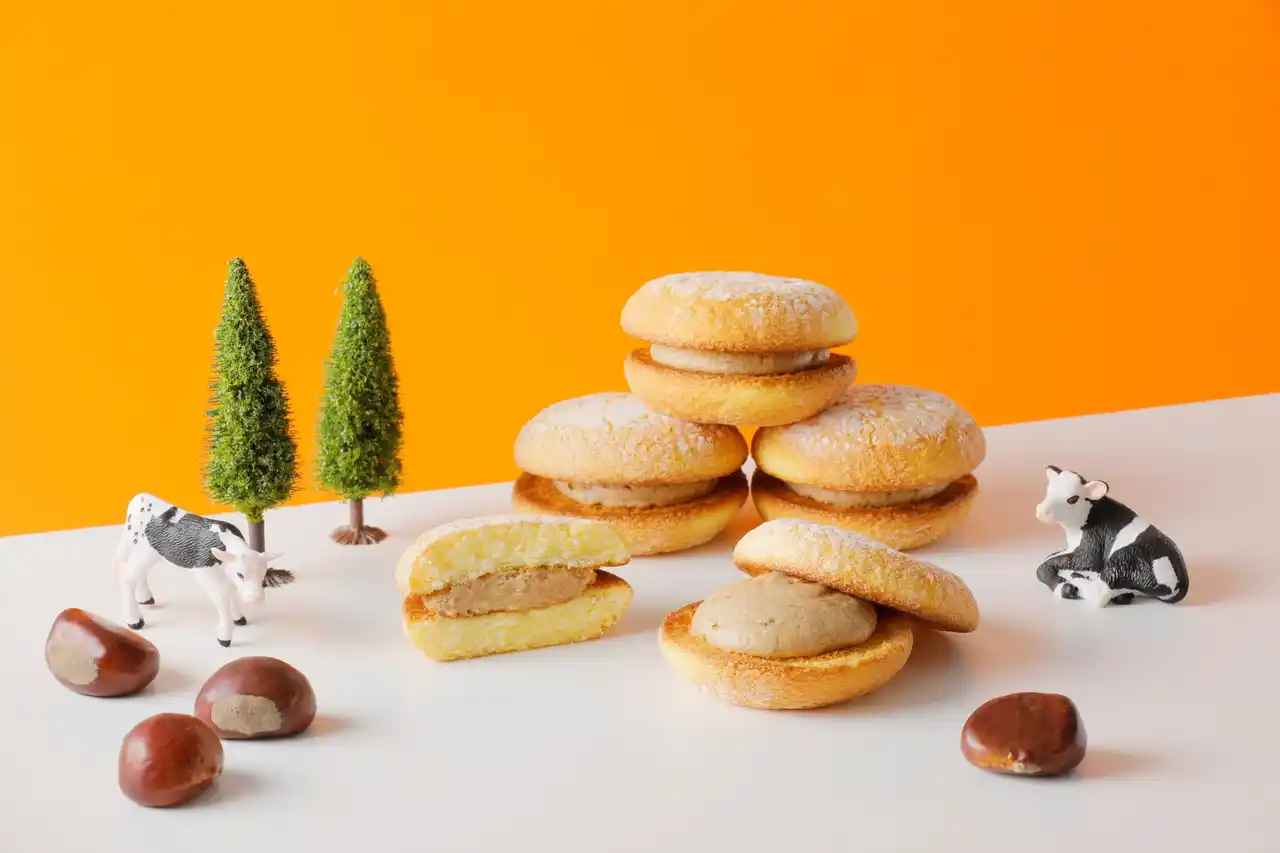 【朝霧乳業株式会社】 【阪神梅田本店再出店】あさぎり牛乳が阪神梅田本店に帰ってくる！1日1,000個以上販売した「ふんわりパンケーキサンド」シリーズから待望の“栗”フレーバー〈モンブラン〉が先行登場！