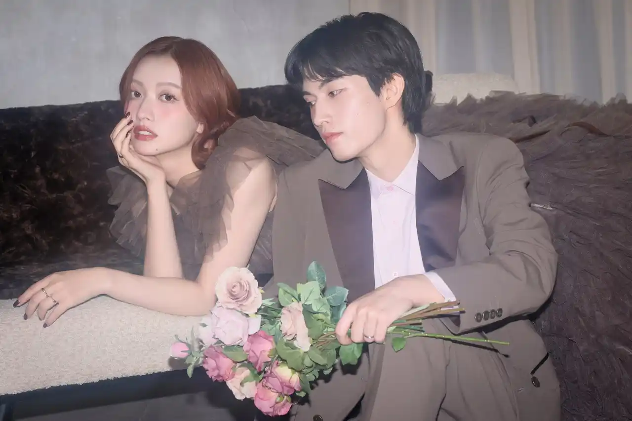 【有限会社三景スタジオ】 【aim東京原宿店】ダークモカカラーのラグジュアリーなドレスが新入荷