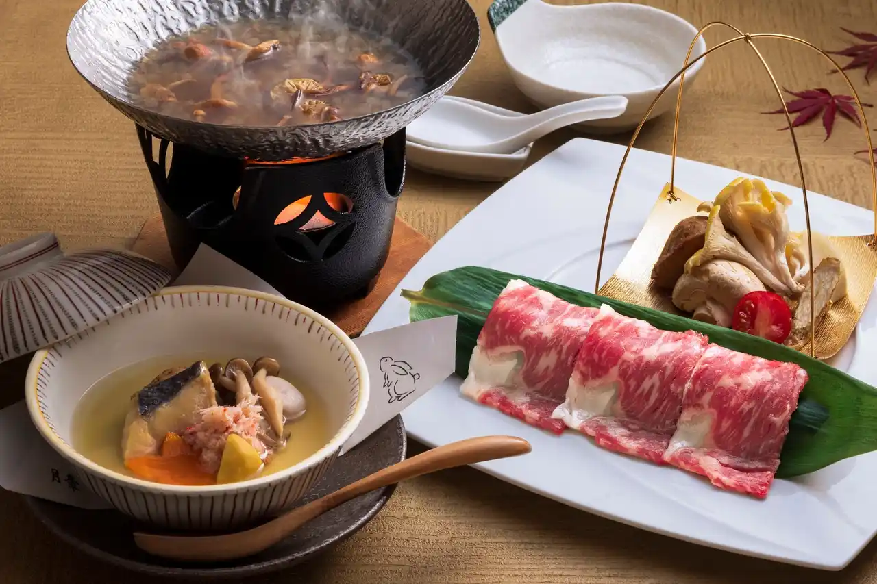 【野口観光マネジメント株式会社】 【札幌・定山渓温泉　章月グランドホテル】2025年9月より秋メニュー提供開始のご案内～強肴はオニオンスープで楽しむ「しゃぶしゃぶ」を～