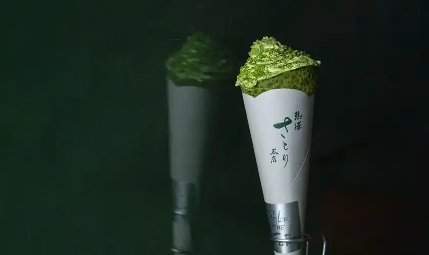 お濃茶を練り込んだ抹茶クリームを“2倍”使用した「2倍!!お濃茶クレープ」