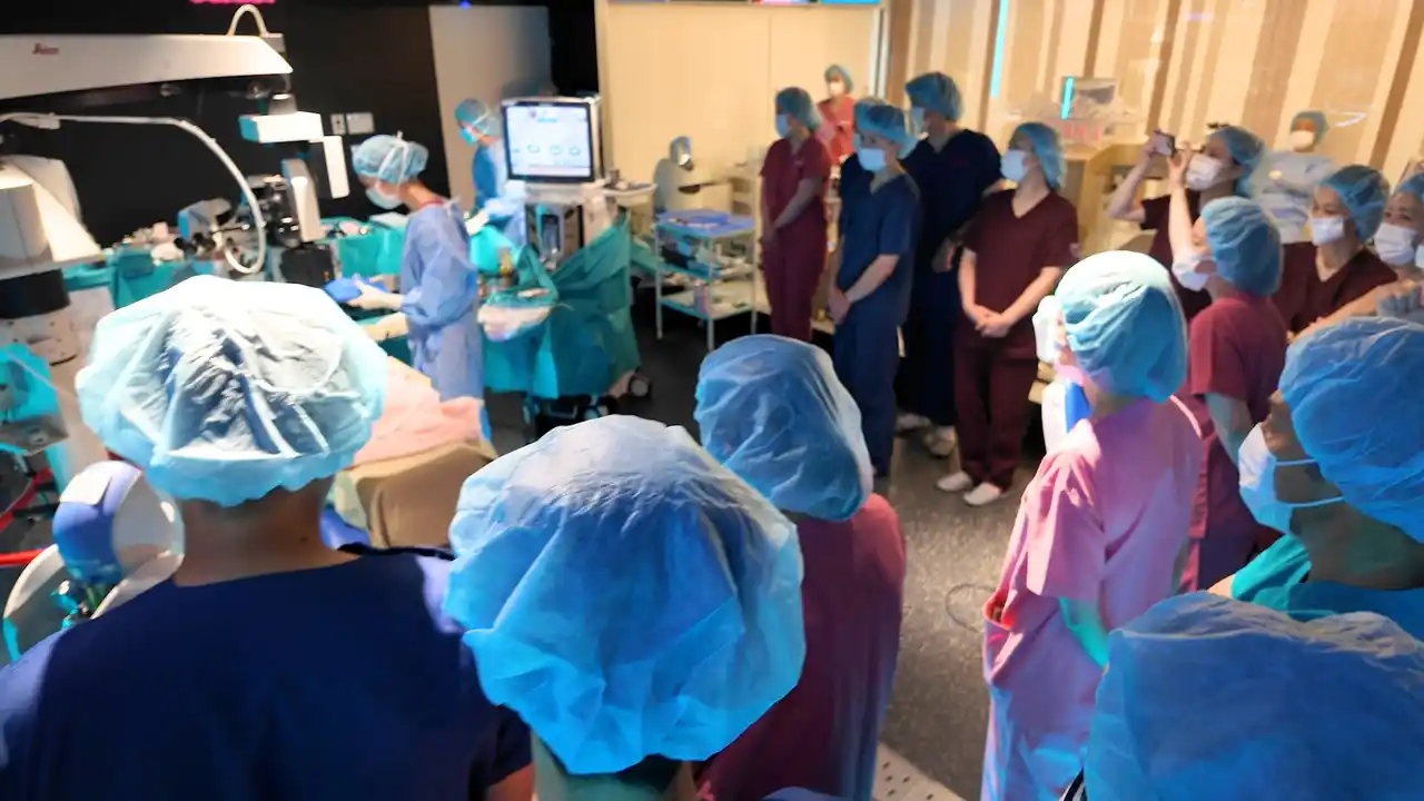 【医療法人先進会】 “見える感動”の現場へ。全国の眼科医多数が先進会眼科 大阪梅田 本院に集結-手術見学会を開催予定