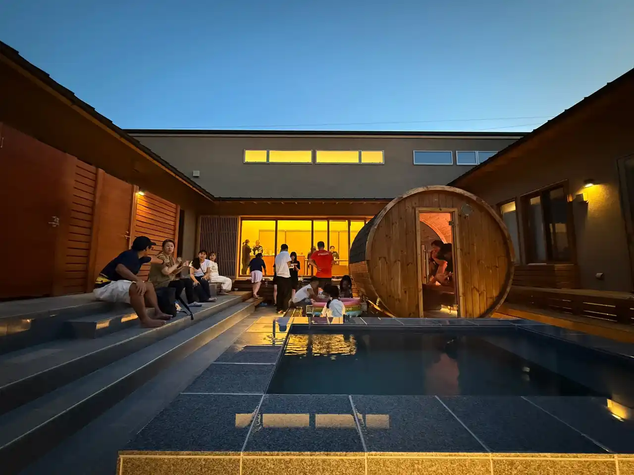 【株式会社橋本組】 働くと暮らすのあいだに、「B.Base」誕生