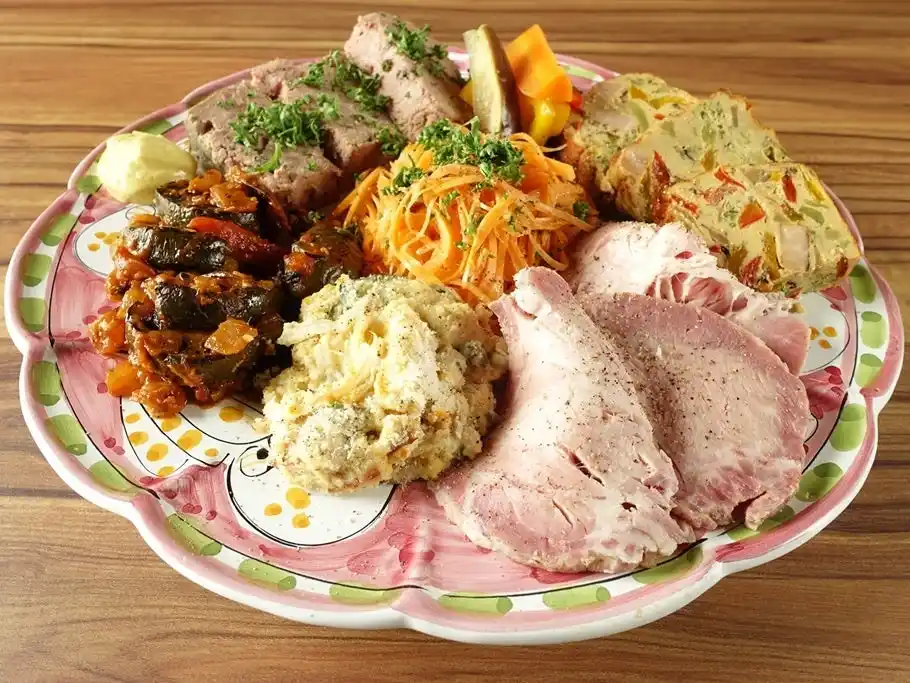 立ち飲みいなせやグループ初の洋食居酒屋「ビストロ若旦那」JR山科駅前に7/24(木)ニューオープン！