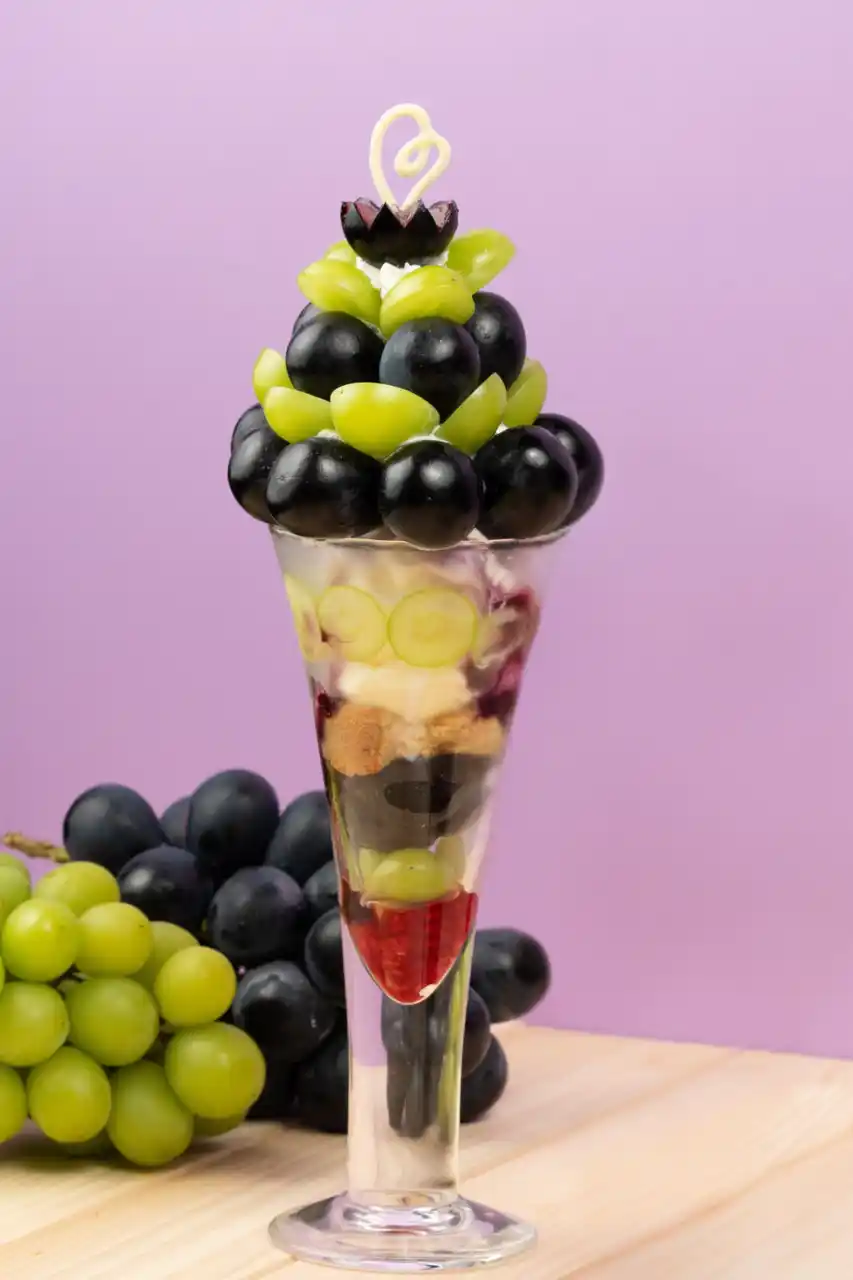 旬のぶどうを贅沢に使用した 見た目も味も豪華パフェ　横浜・豊洲で楽しむ「フルーツピークス」秋限定メニュー　9/1より