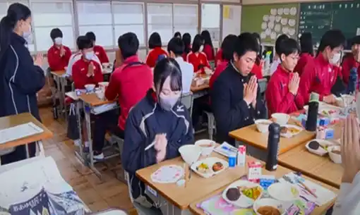 【半田市役所】 ”終業式の日も給食があったらいいのに”市民の声に応えてスタート！半田市内の小中学校18校で「終業式の日の学校給食」を初提供