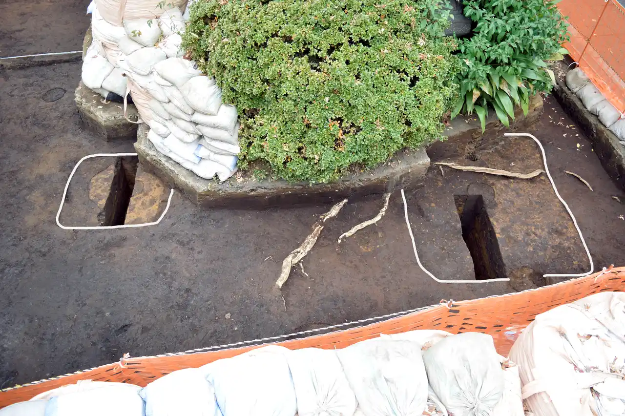 【川崎市】 川崎の国史跡 橘樹官衙遺跡群内の影向寺境内から、神奈川県内２例目となる「幢竿支柱跡」を発見！国史跡指定１０周年記念シンポジウムで報告します