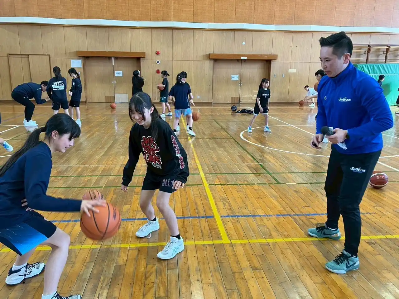 【シーホース三河】 #1ケネディ、#5元澤、#9平選手が直接指導！シーホース三河が西三河・知多エリアの4会場でバスケクリニックを開催