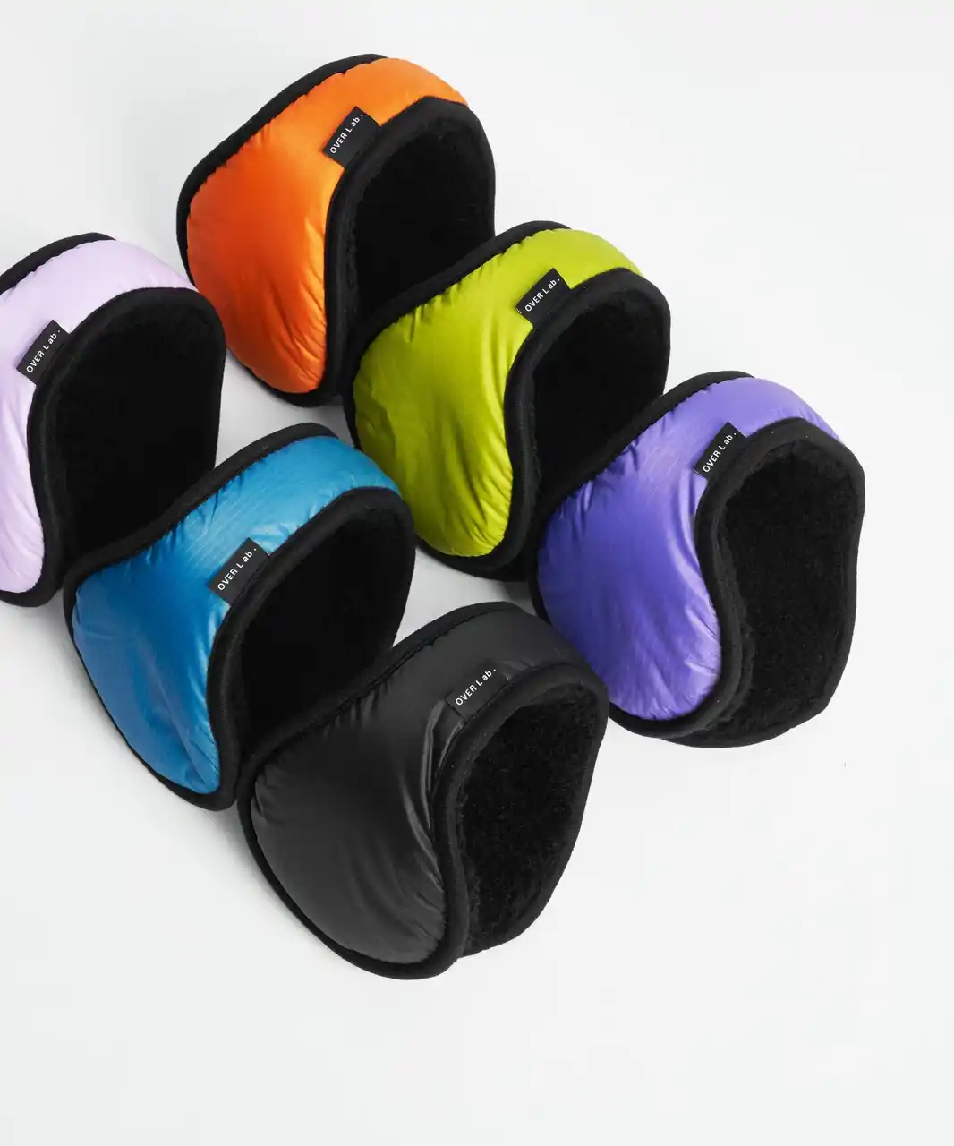 【株式会社ビヨンクール】 韓国発「OverLab（オーバーラボ）」、冬の定番をアップデート。超軽量カラフルイヤーマフ、最強防寒トルーパーハット発売