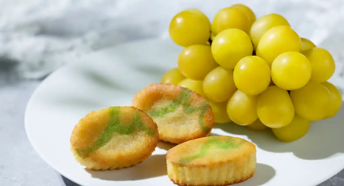 山梨県×アンリ・シャルパンティエ 全面協力！『ゴールデン富士シャインマスカットマドレーヌ～山梨・ワイナリー仕立て～』新登場！“樹上完熟”の美味しさを焼き菓子に