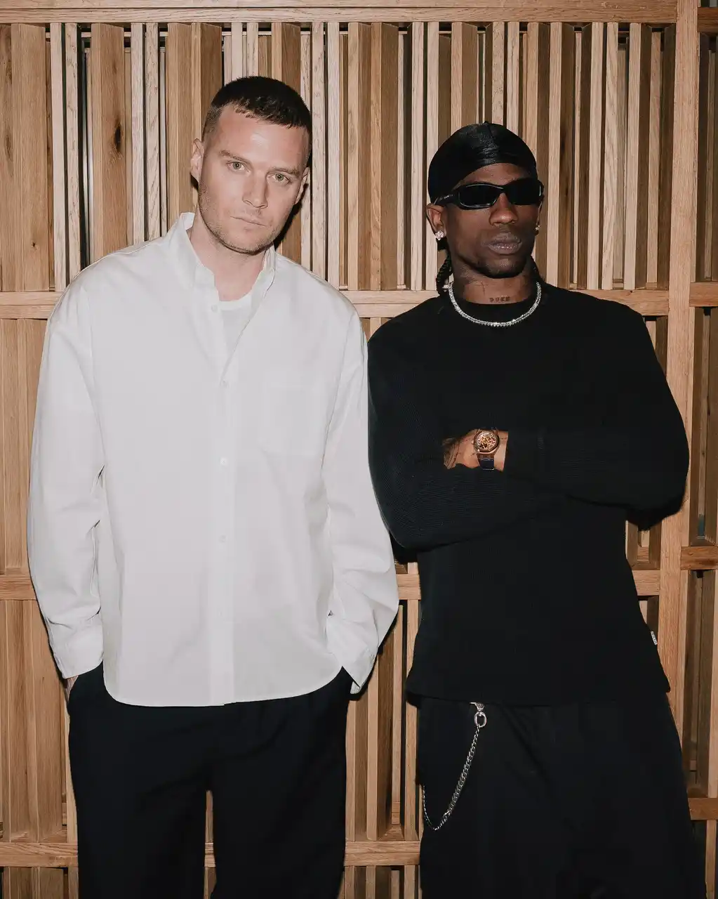 【オークリー】 マシュー・M・ウィリアムズがオークリーのAFA部門のクリエイティブ・ディレクターに就任。トラヴィス・スコットはブランドのチーフ・ビジョナリー・オフィサー としての活動を継続。