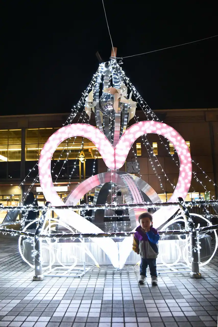 阪急・能勢電鉄 川西能勢口駅前が光の楽園に / 兵庫県川西市