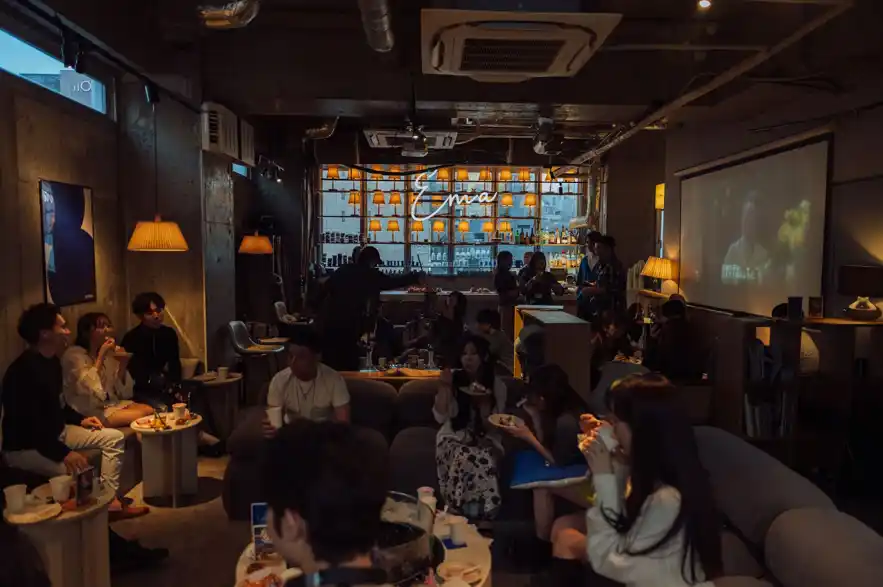 【TOKYO TRIP PR事務局】 20代はマチアプ疲れの傾向に。出会いの多様化と選択に困惑。TOKYO TRIPが紹介する今注目の出会いの場5選