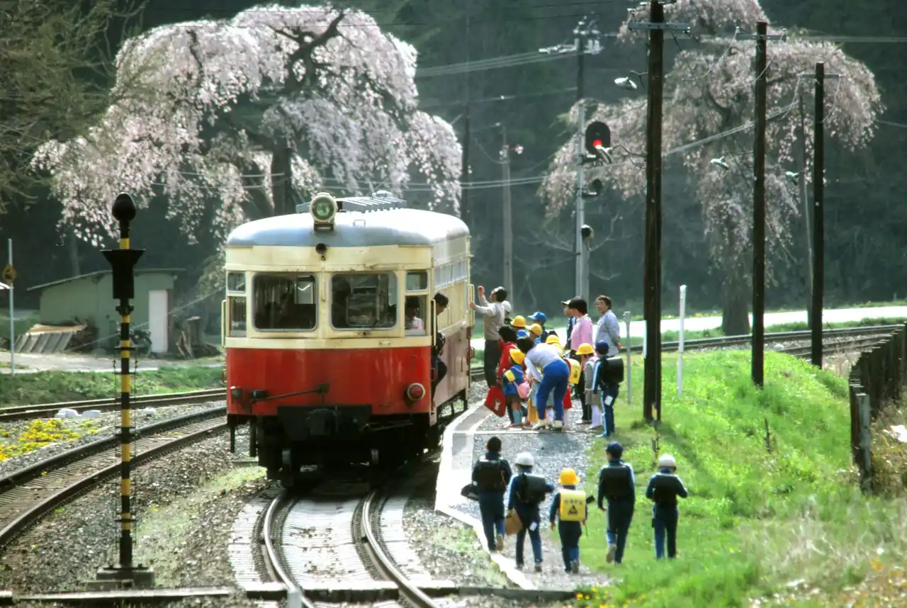 【鉄道博物館】鉄道写真家・南 正時作品常設展示コーナーの新設について