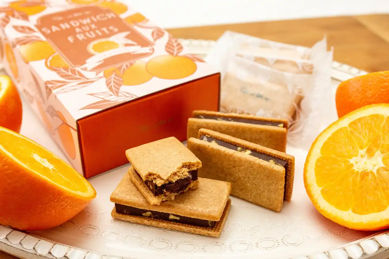 【キル フェ ボン】＜新発売＞大人気の焼菓子、新フレーバー登場！爽やかなオレンジの果肉をとじ込めたガナッシュをたっぷりと。新作「Sandwich aux fruits ORANGE 」