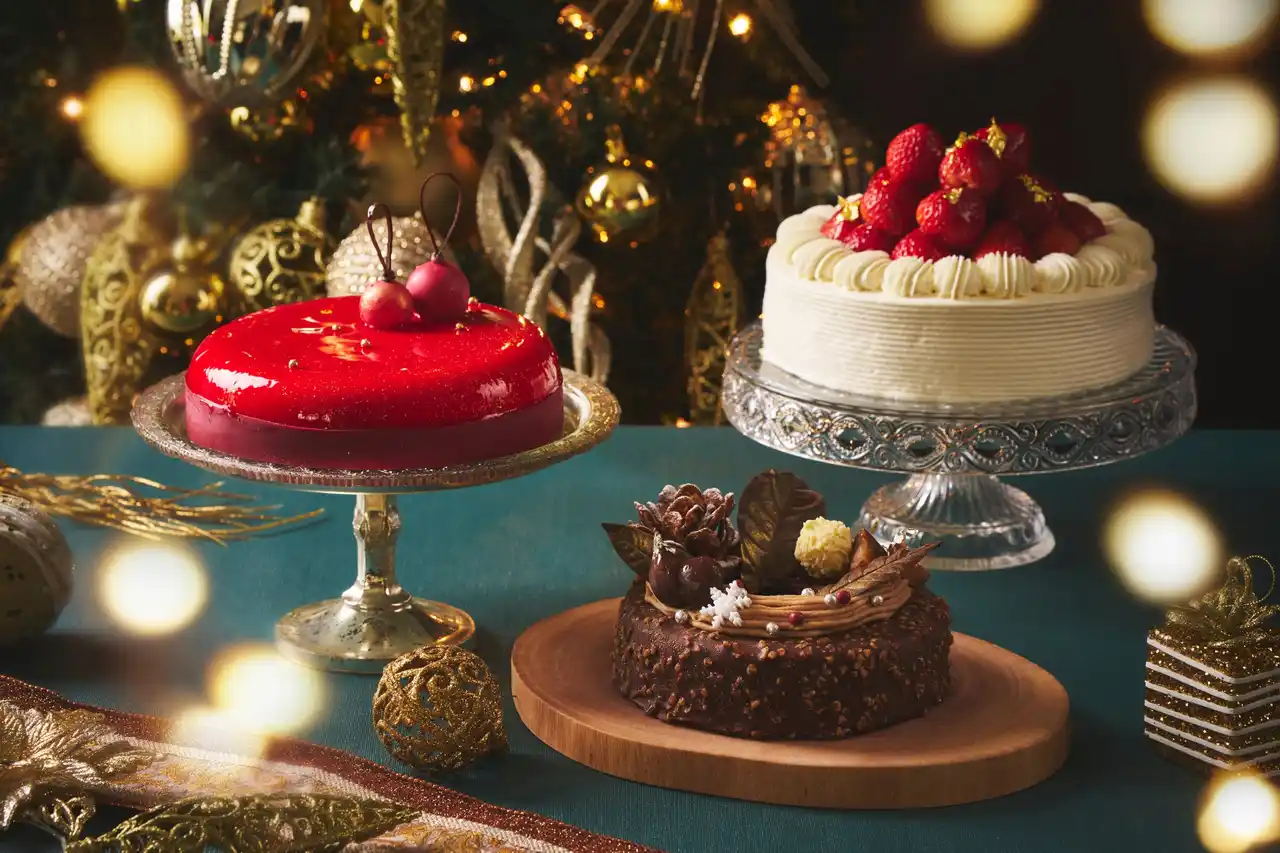 【ヒルトン沖縄北谷リゾート】“アメリカンレトロ・クリスマス”を彩る、3種の贅沢クリスマスケーキ2025年