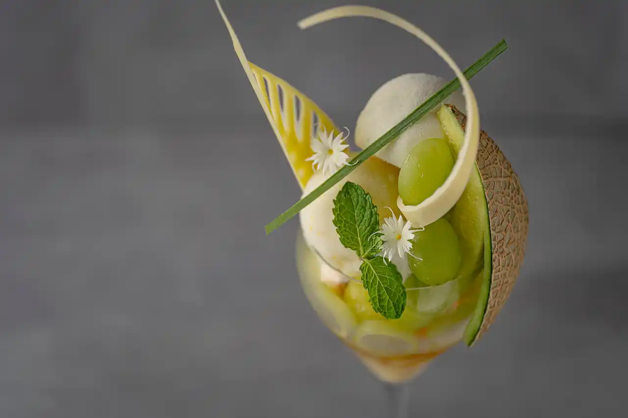 【株式会社パブロフ】 パウンドケーキ専門店「パティスリーパブロフ」シャインマスカットのパフェを新発売