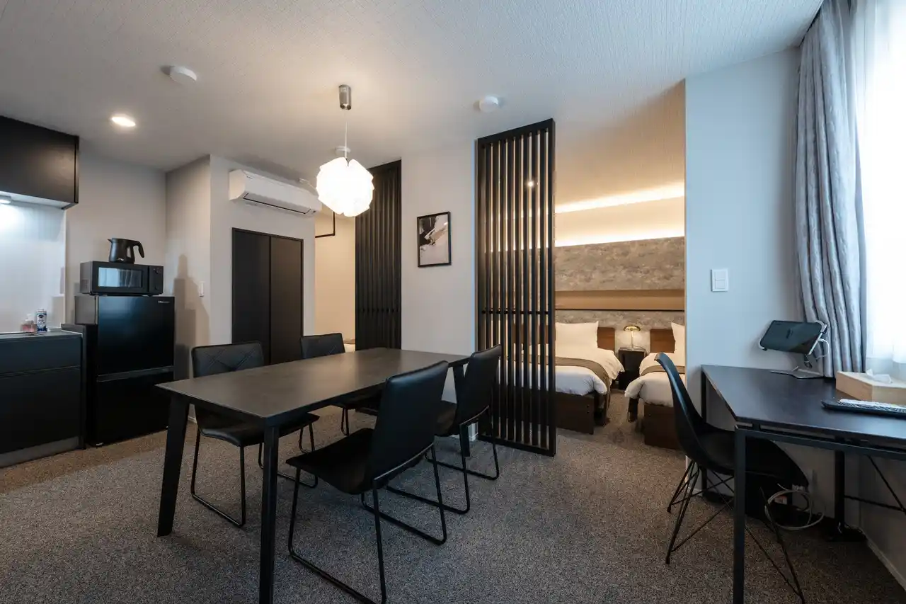 【株式会社羅針盤】 “インバウンド対応の滞在型ホテル仕様に最適化” 新築アパートメントホテル「アーベイン新宿神楽坂」運営をCOMPASS STAYが開始。