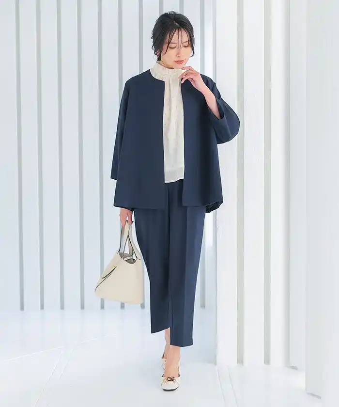 【有限会社伊勢屋コンサルタント】 40代・50代の「ハレの日」を無理せず美しく。体型悩みを解決する『我慢しないセレモニースーツ』が「aquagarage」より登場