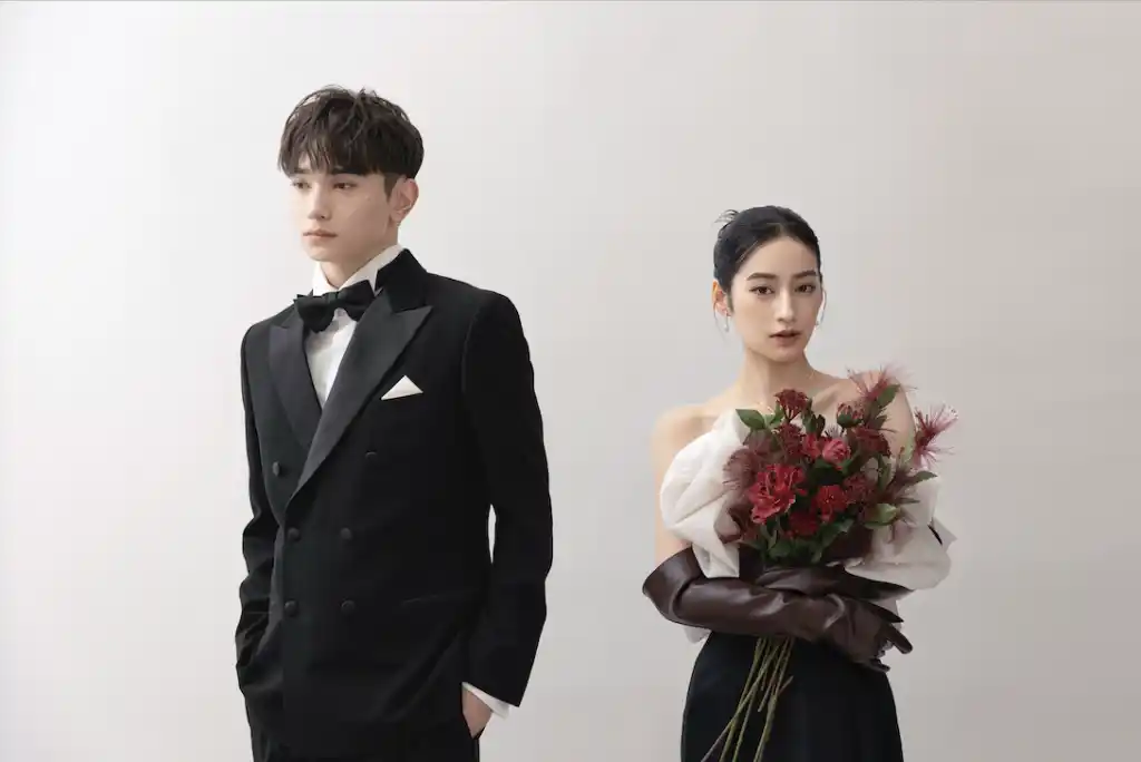 【有限会社三景スタジオ】 【aim札幌店】話題の新作ブラックドレスを使用したエレガントな最新ウェディングフォト