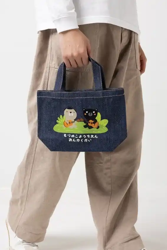 【株式会社フォーカス】 オリジナルデザインが映える！！ 濃紺デニムトートやポーチ全8種 新登場！