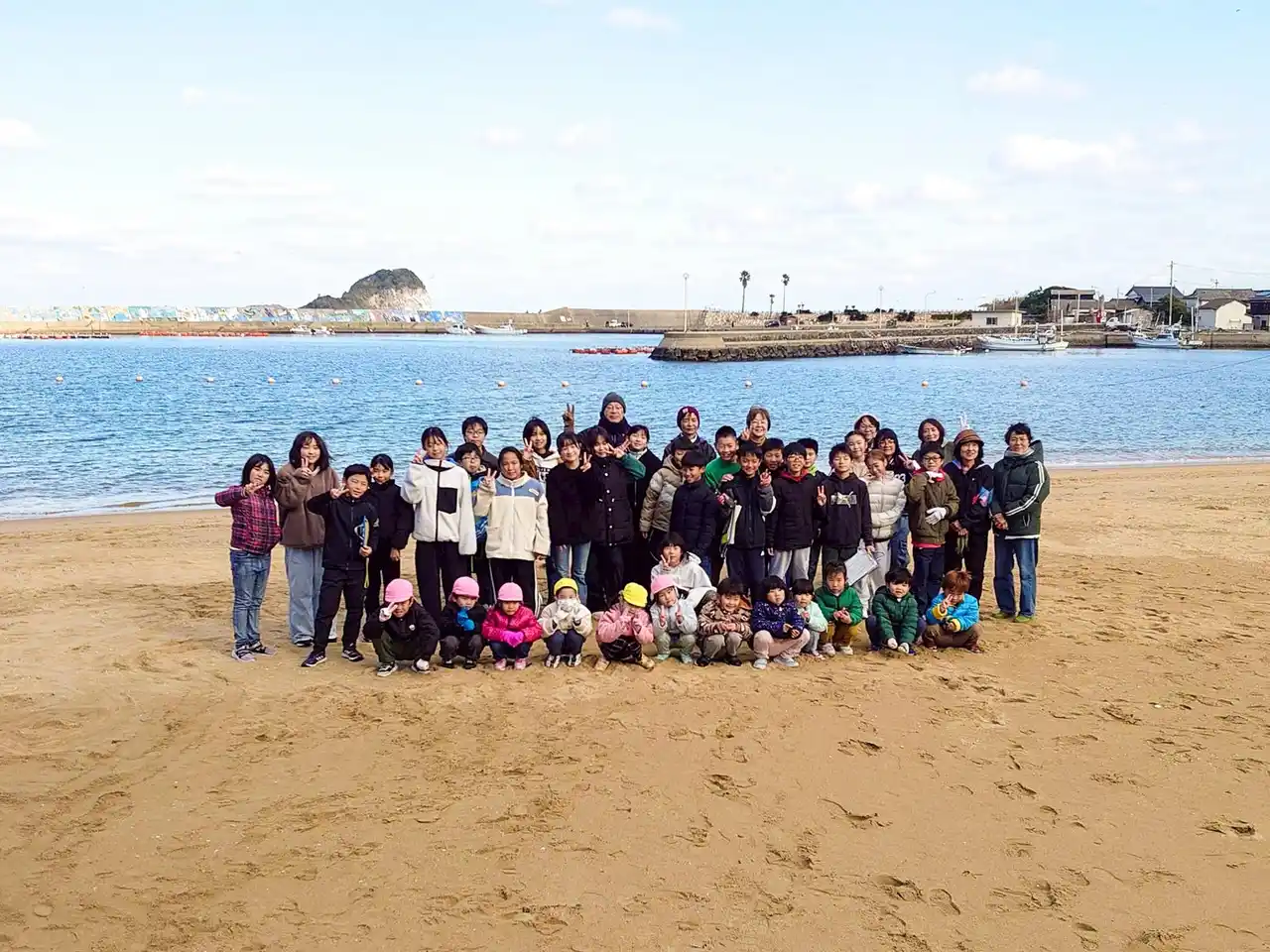 呼子小学校でESDを実践 ビーチクリーンと海洋教育を通じ、子どもが中心となる地域の未来づくり