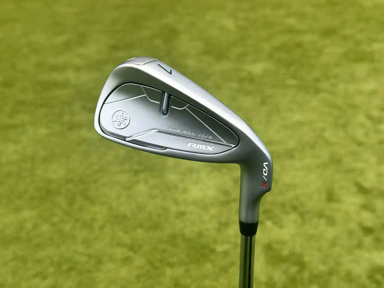 【ヤマハ株式会社】 ミート率と方向安定性にこだわった“振り切れる”特別仕様が登場　ヤマハ ゴルフクラブ『RMX VD/X アイアン Steady Version』