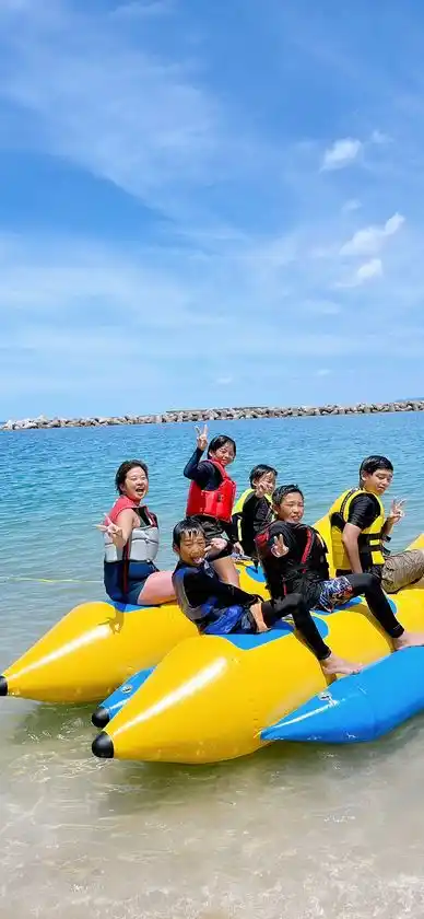 バナナボートなど家族の夏休みに