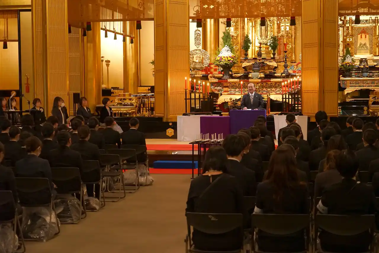 【武蔵野大学】看護学科の学生143名が看護への志を誓う２月12日（木）に「発願式」を築地本願寺で開催