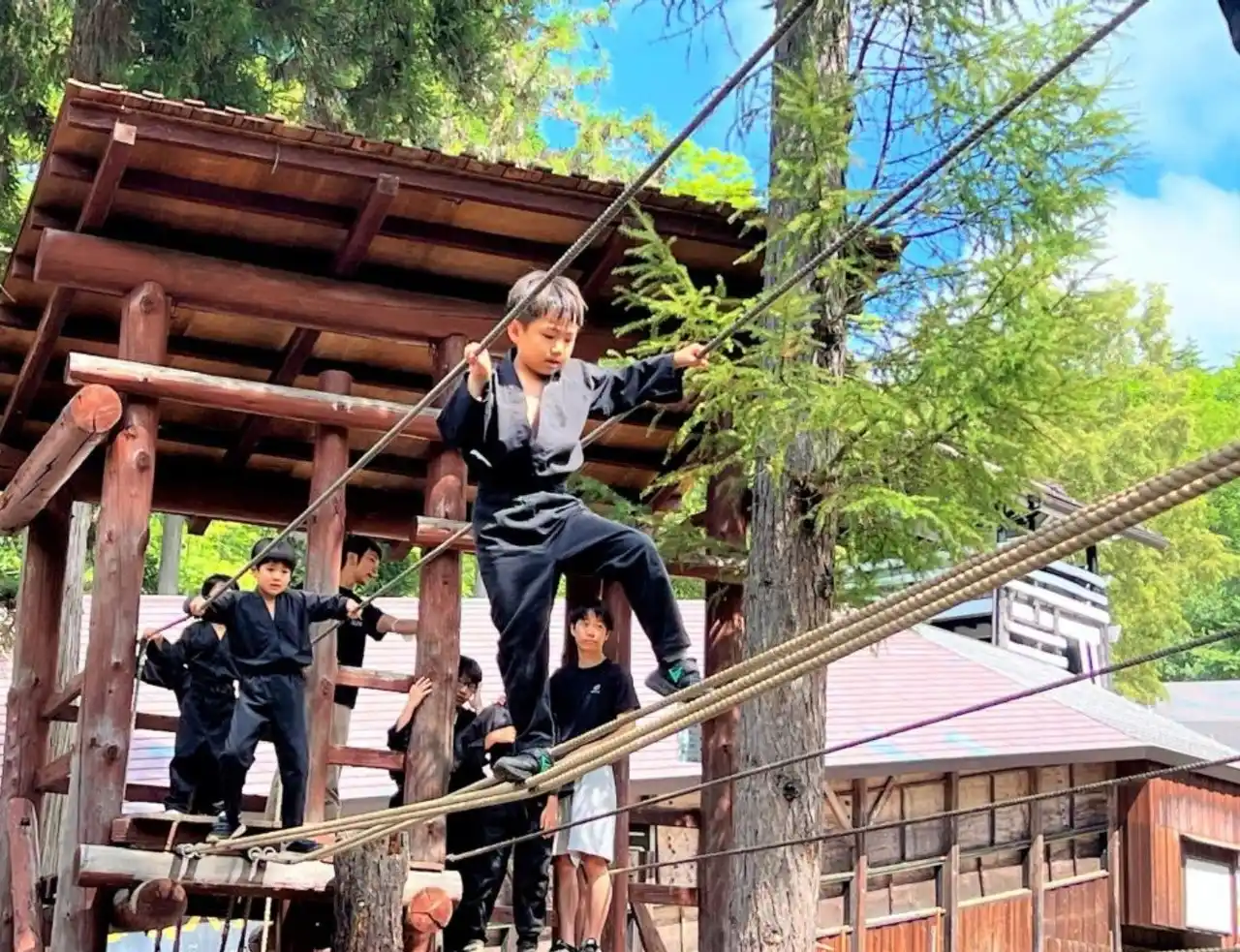 【株式会社リソー教育】 【夏休みの過ごし方】忍者の里で忍者修行アスレチック！