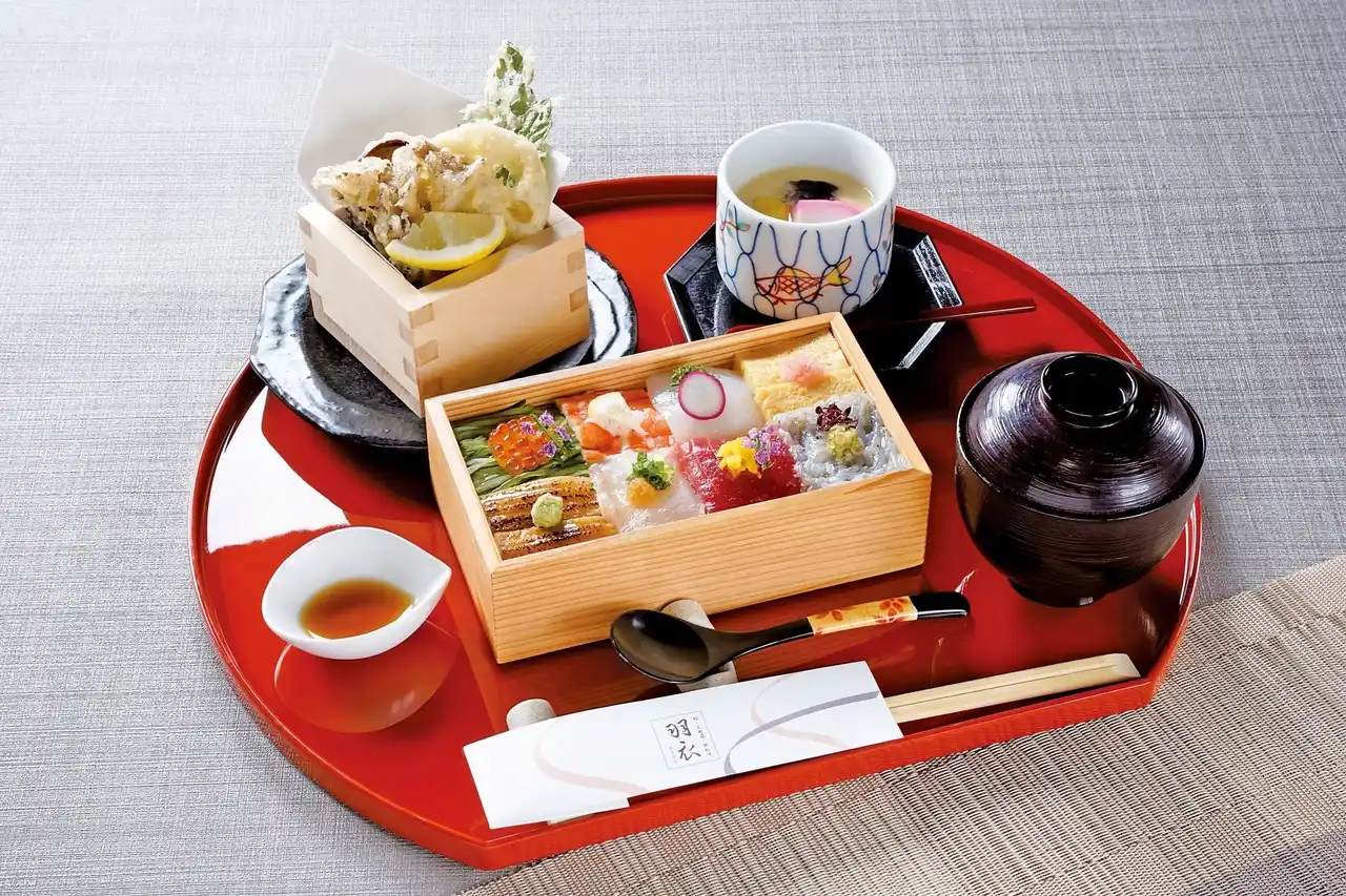 【明治記念館】“秋らしい彩り豊かなメニューをお愉しみください！”　9月30日（火）迄・数量限定で館内レストラン鮨・天麩羅・鉄板焼「羽衣」による食欲の秋を満喫できるランチをご紹介します