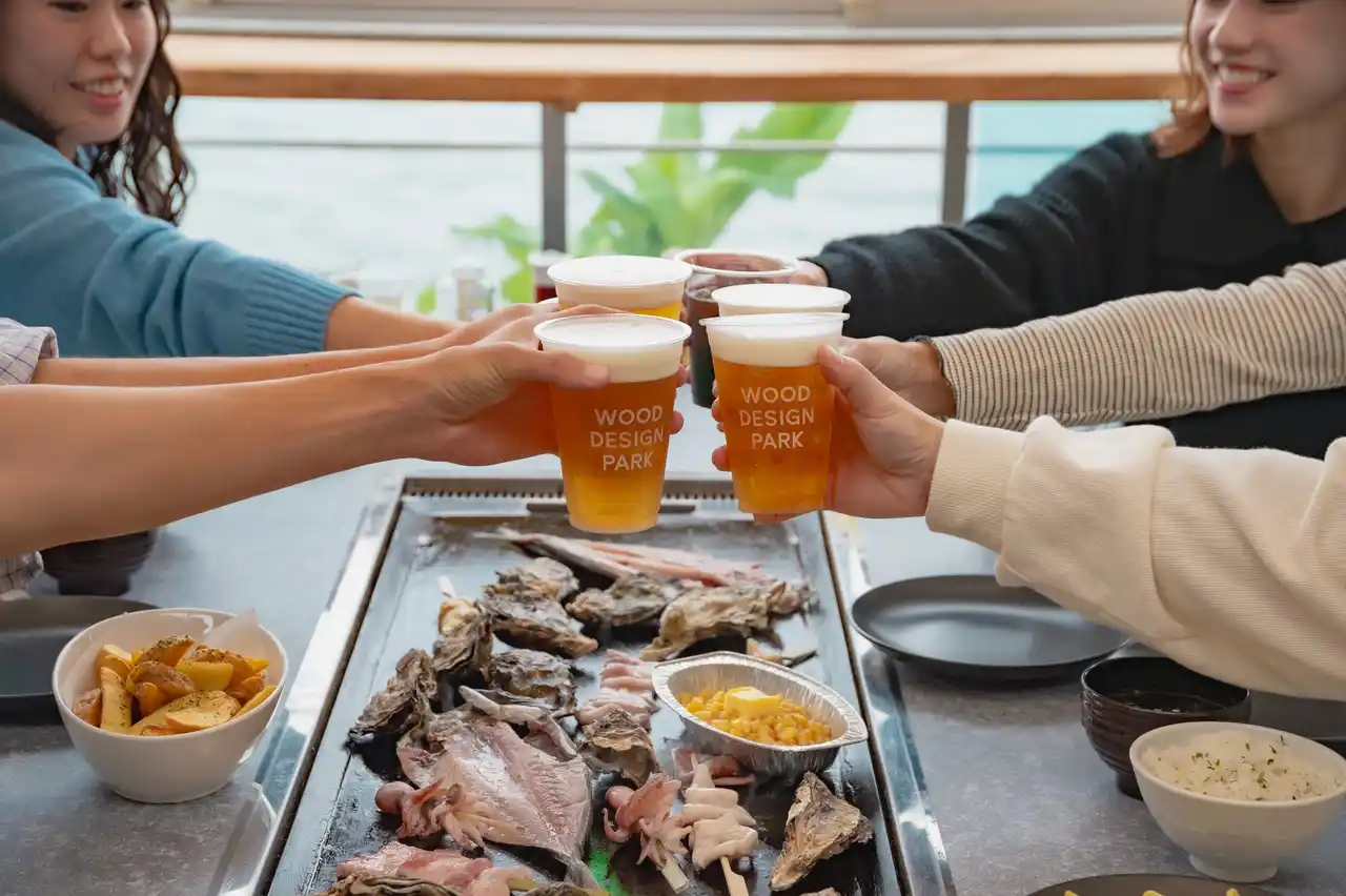 【ウッドデザインパーク株式会社】 【愛知・知多半島】牡蠣小屋の新提案！牡蠣・海鮮食べ放題に加え、“大人6名以上限定”グループ向け飲み放題プランを開始！