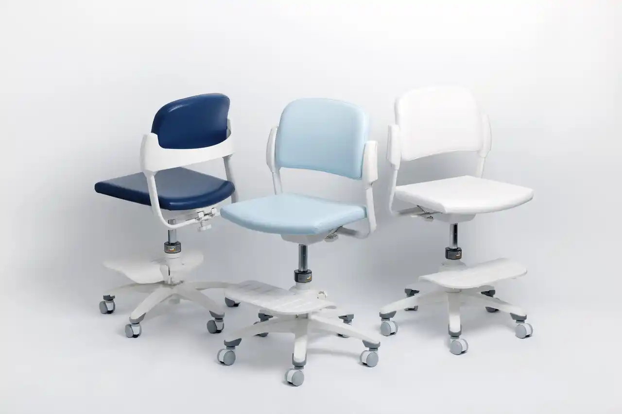 イトーキ、人気学習チェア「KS32」にお手入れしやすいレザー仕様追加。8月27日新発売。