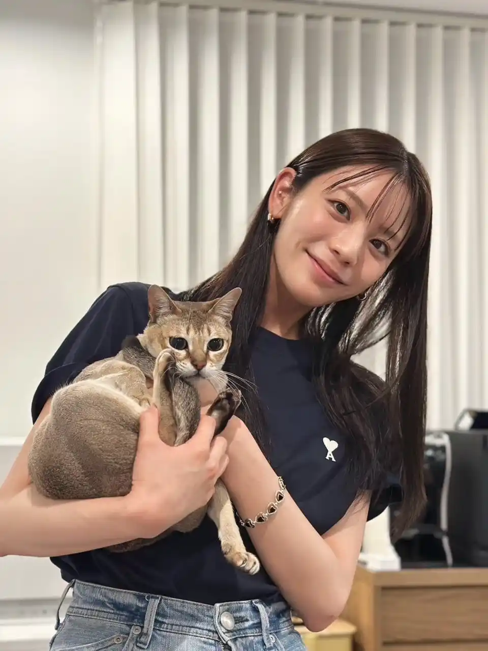 【貴島明日香】231万回再生突破！Instagramで癒やし全開の“猫愛”にファンもメロメロ――専用の猫アカウントも開設！