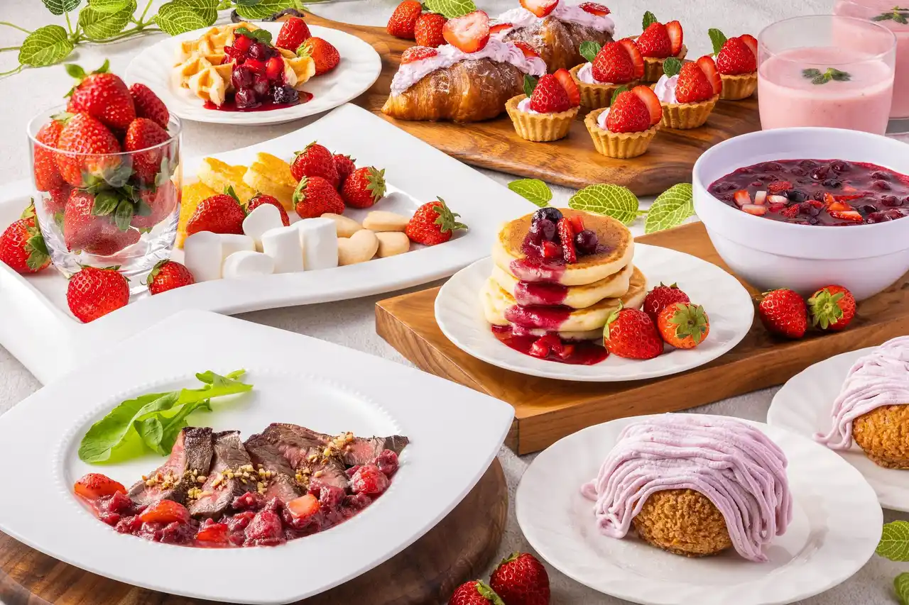 福岡・宗像の“ホテルスタッフが育てた”いちごを味わう。規格外いちごも活用したサステナブルな「いちごステイ」【メルキュール福岡宗像リゾート＆スパ】