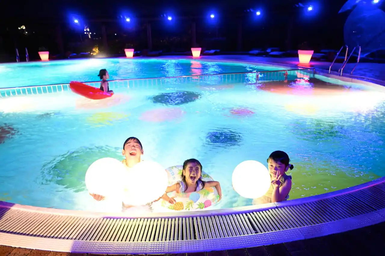 関西からアクセス◎【アオアヲ夏の宝箱】絶景温泉リゾートで家族の思い出づくり☆プライベートビーチ、酷暑にうれしいナイトプール♪