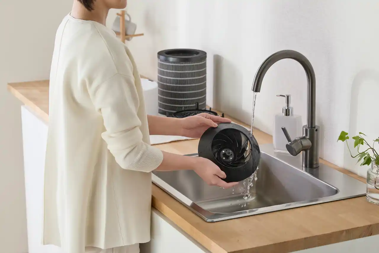 【アイリスオーヤマ株式会社】 当社初！ファンまで取り外して水洗いできる「気化式加湿器 enemist（エネミスト）」新発売
