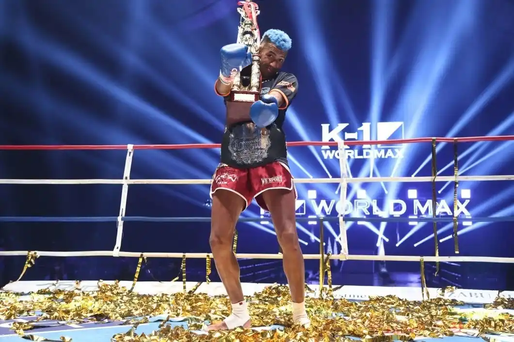 【K-1実行委員会】 【K-1大会事後レポート】世界一が決定！ジョナス・サルシチャ(ブラジル)が1RKOで-70kg世界最強決定Tを制覇！"奇跡の9頭身"斎藤恭代さんがスペシャルラウンドガールとして初登場