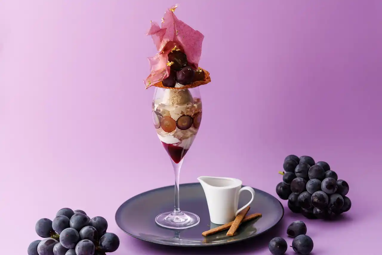 【ホテルメトロポリタン 川崎】 「巨峰のパフェ 和(なごみ)」を提供