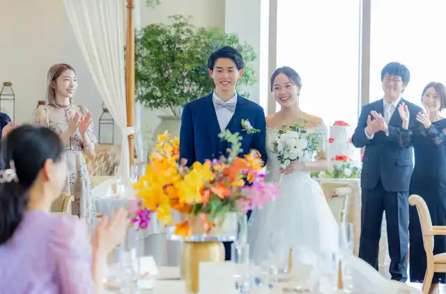 【タメニー株式会社】 結婚式などを開くなら、一番こだわる点は「費用を抑えて参加しやすく」(43.5％)