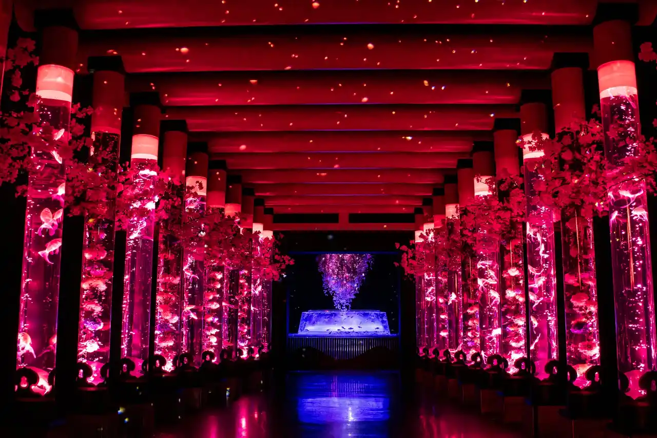 【銀座】満開の桜が金魚と舞う、幻想的な“桜の没入空間”をプロデュース！日比谷花壇、アートアクアリウム美術館 GINZAと再びコラボ。