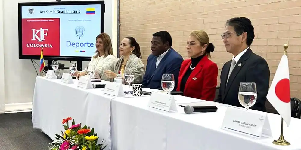 世界初、南米コロンビア共和国でガーディアン・ガールズ・コロンビアが同国スポーツ省と共催した国家女性支援プログラムを完遂