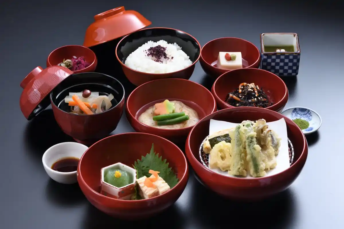 【株式会社ハトヤ瑞鳳閣】 京都・智積院茶寮桔梗、精進料理にさらなる磨きを。“心をととのえる食”として、京都から世界へ。