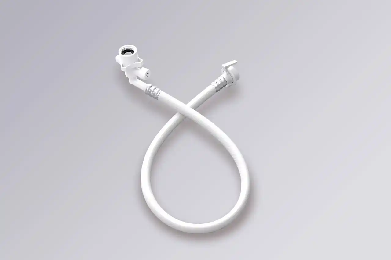 【株式会社アラミック】 TV通販で累計85万本販売の洗濯ホースが劇的に進化！いつも想像を超えてくるお子さんの泥汚れ、食べ物汚れと戦うママの強い味方、「W（ダブル）ファインバブル洗濯ホース」登場！