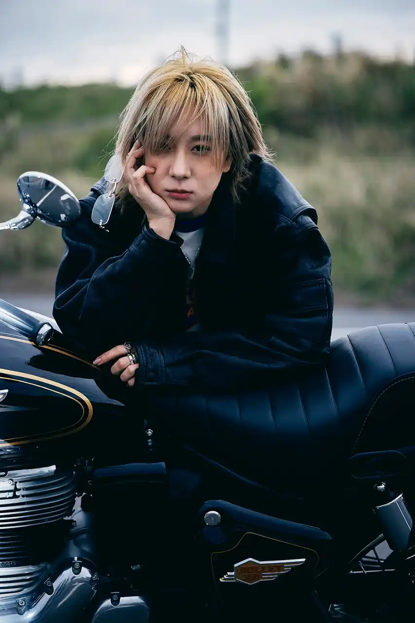 【株式会社KADOKAWA】 スタントパフォーマー・俳優の伊澤彩織初のフォトブック『PLAYer1』を2026年2月16日に発売！ ゲスト・佐藤健との対談も収録。即日完売の発売記念イベントの追加枠も発売決定！