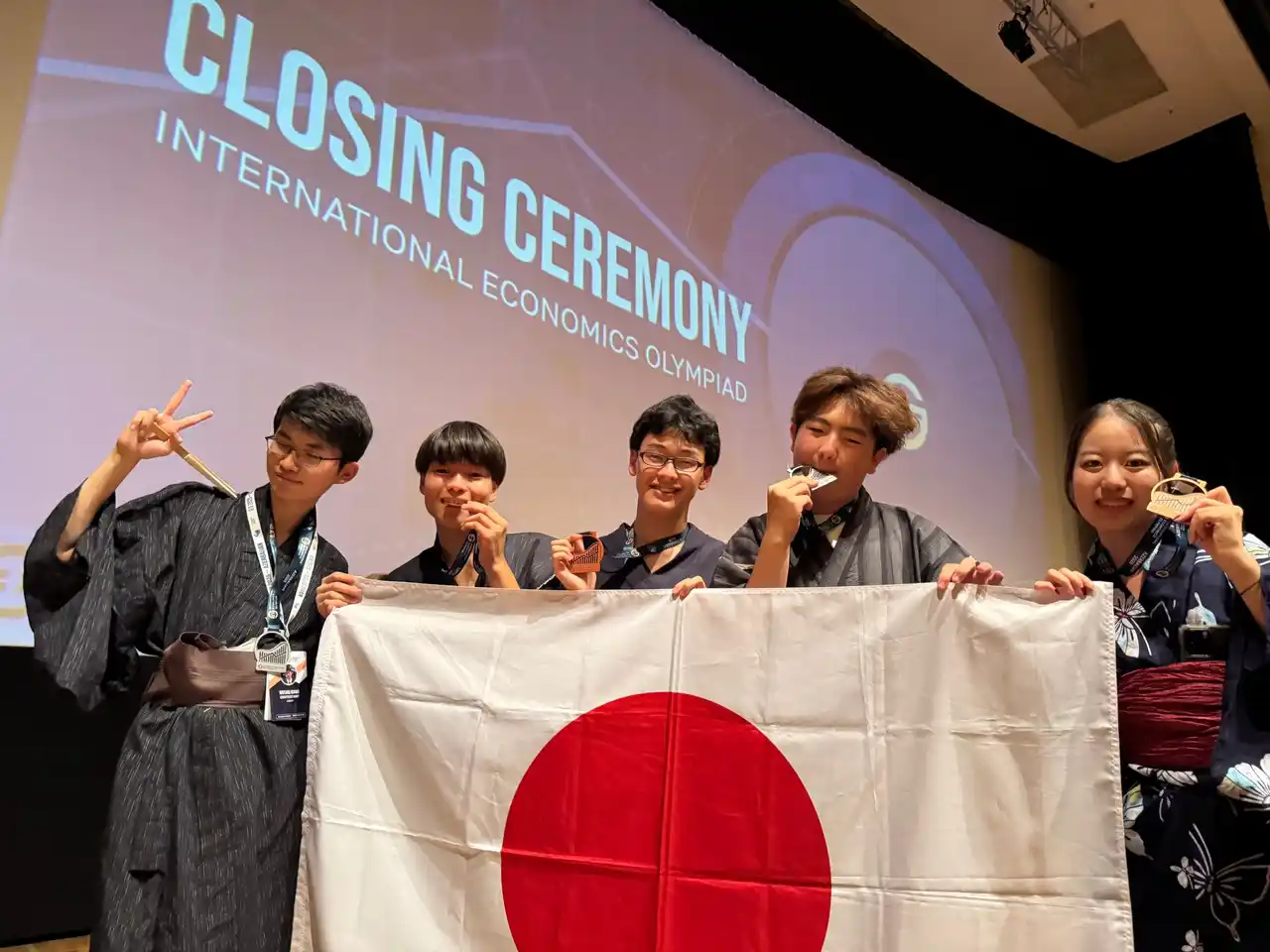 【認定NPO法人　金融知力普及協会】 国際経済オリンピック（IEO）2025 アゼルバイジャン・バクー大会 過去最高成績で日本代表全員がメダル獲得