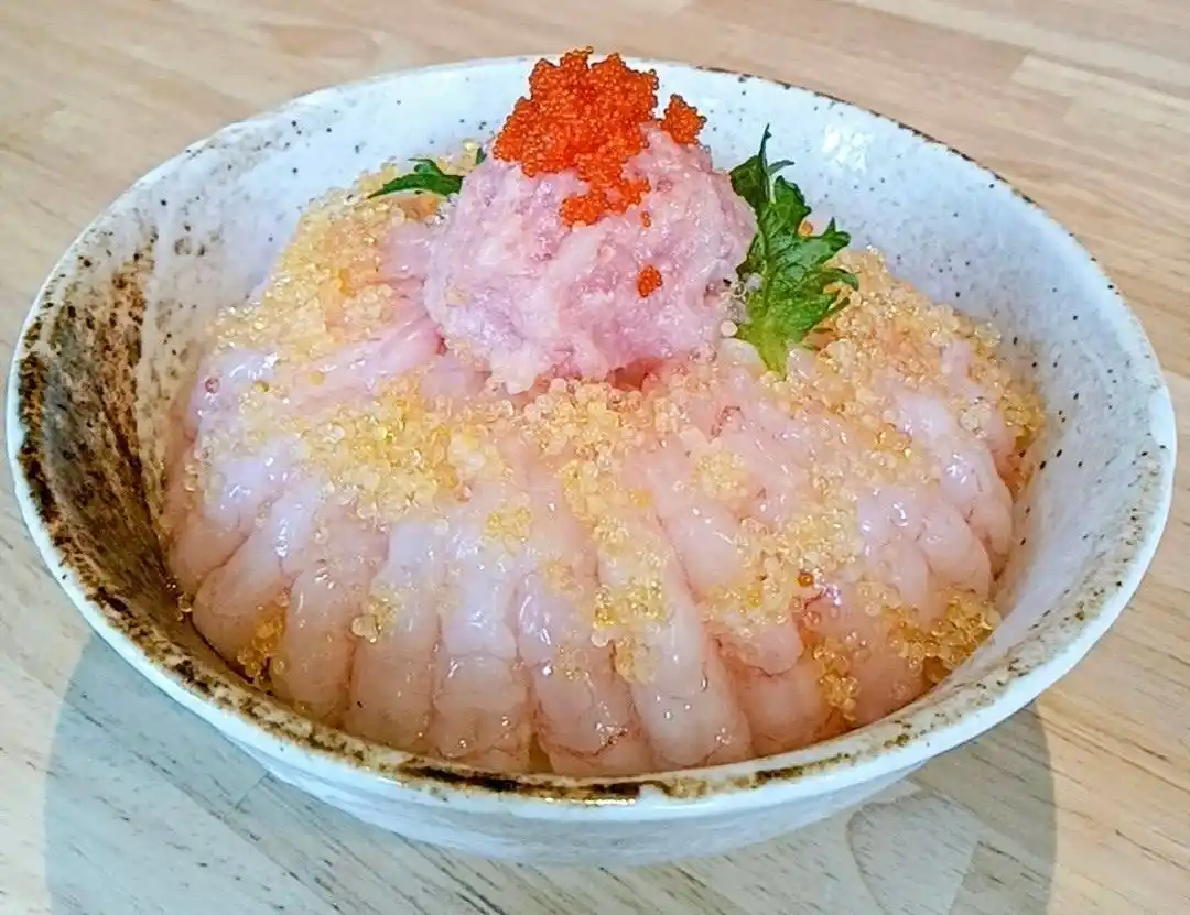 【行列必至】盛岡駅前の海鮮丼専門店「源-minamoto-」2月限定「甘エビとゴールデンとびっ子の盛」がSNSでバズり連日完売！好評につき3月も継続決定